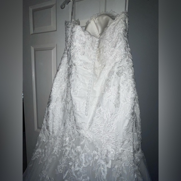 Essence of Australia Wedding Dress - Picture 8 of 12